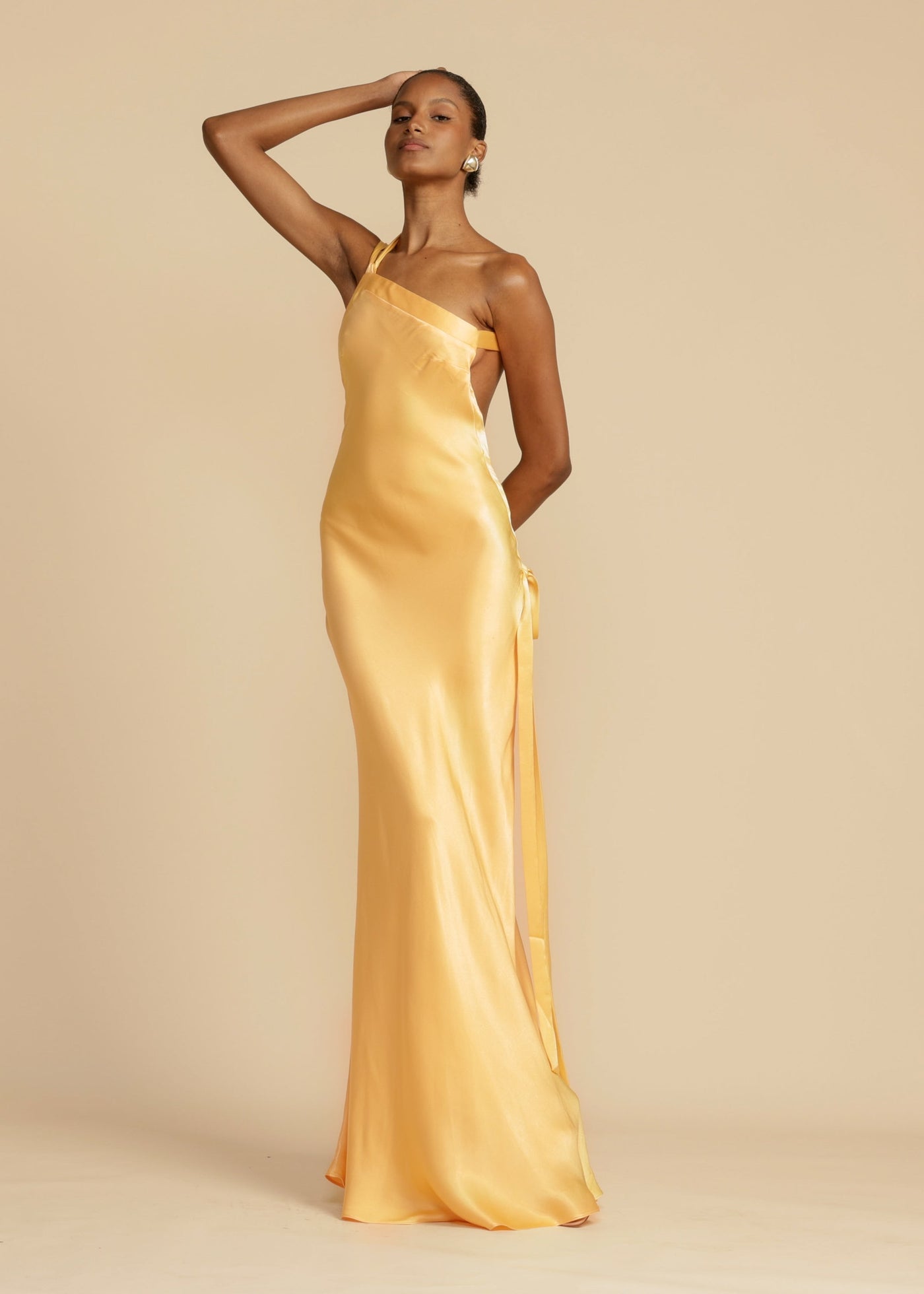 Inés – Elegantes Goldenes Kleid