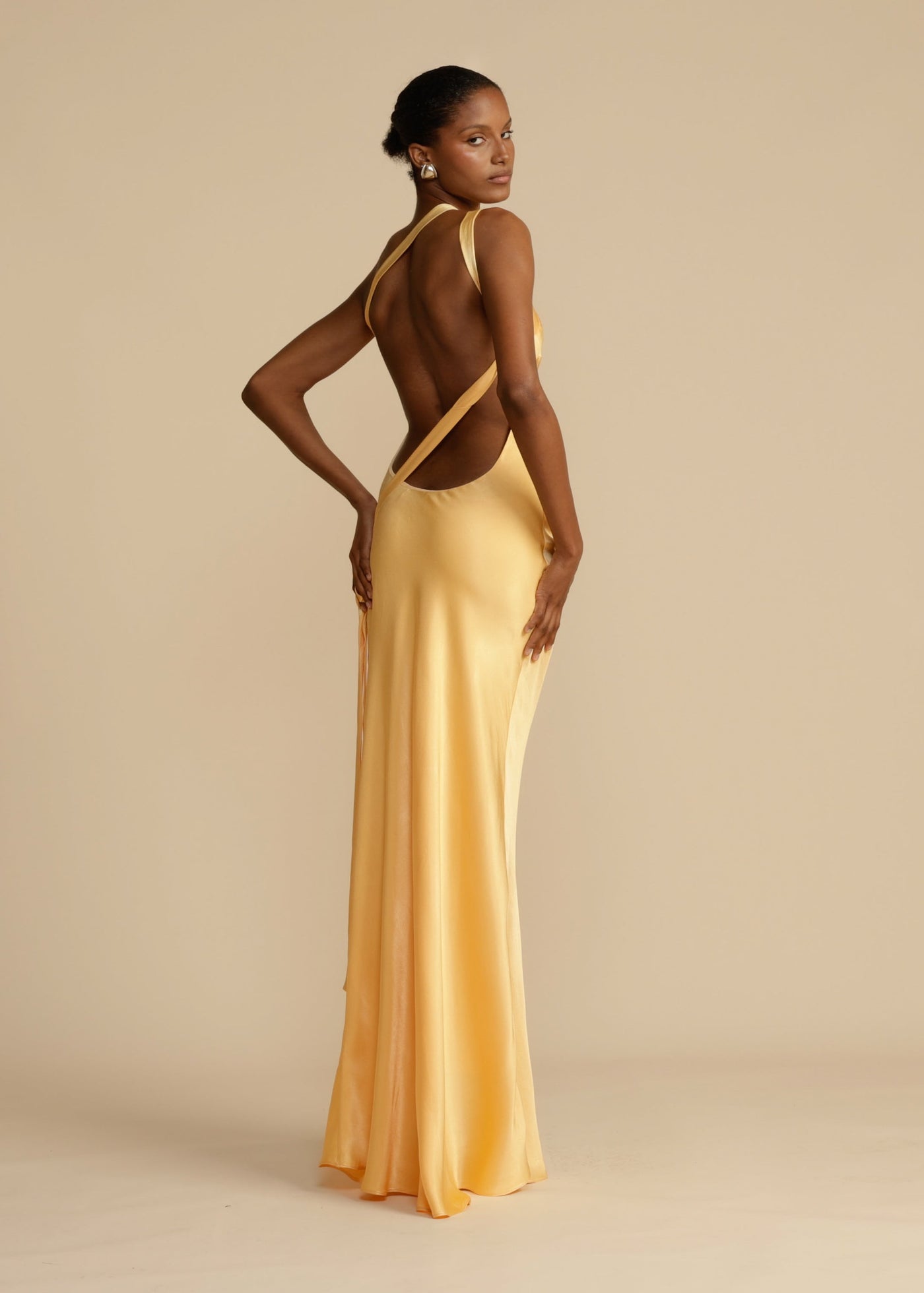 Inés – Elegantes Goldenes Kleid