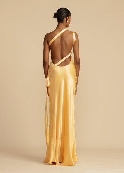 Inés – Elegantes Goldenes Kleid